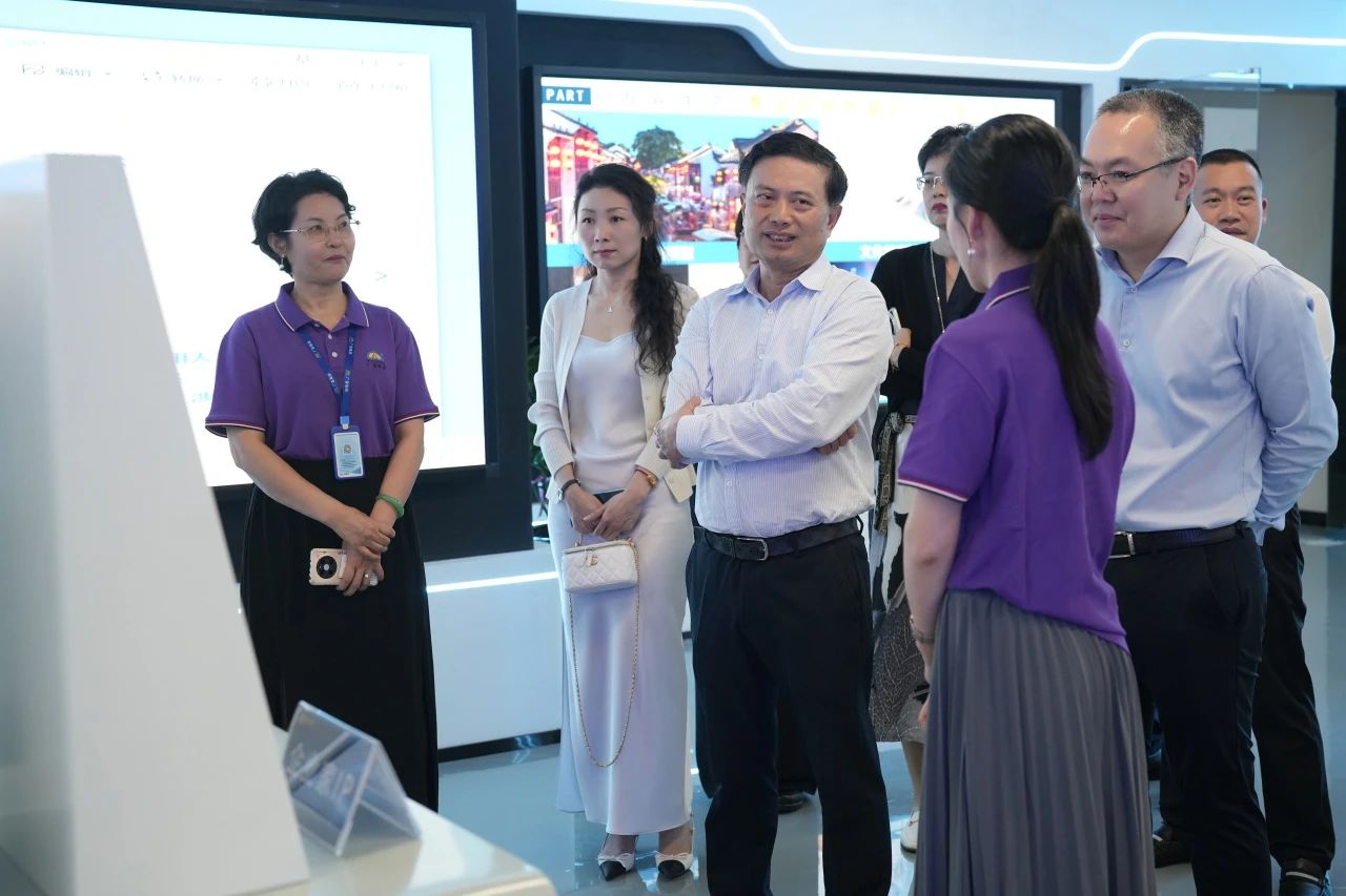 民盈集团、天安数码城向导一行莅临千亿国际集团旅行交流