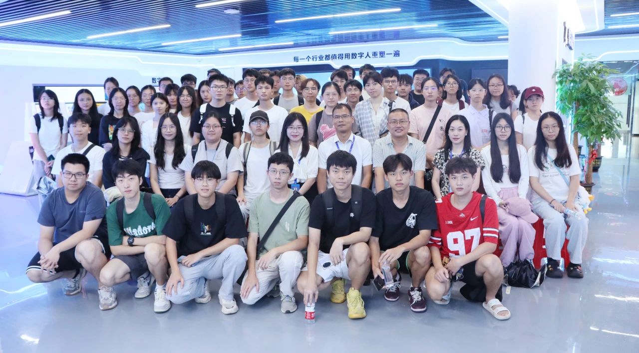 探索未来科技，，，，，共筑智慧桥梁